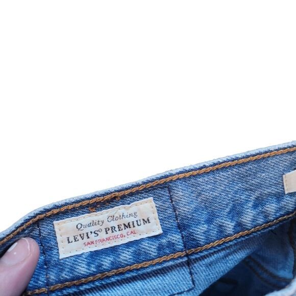 Levi Wedgie High Waist Distressed Ankle Jeans Size 25 - Picture 9 of 9